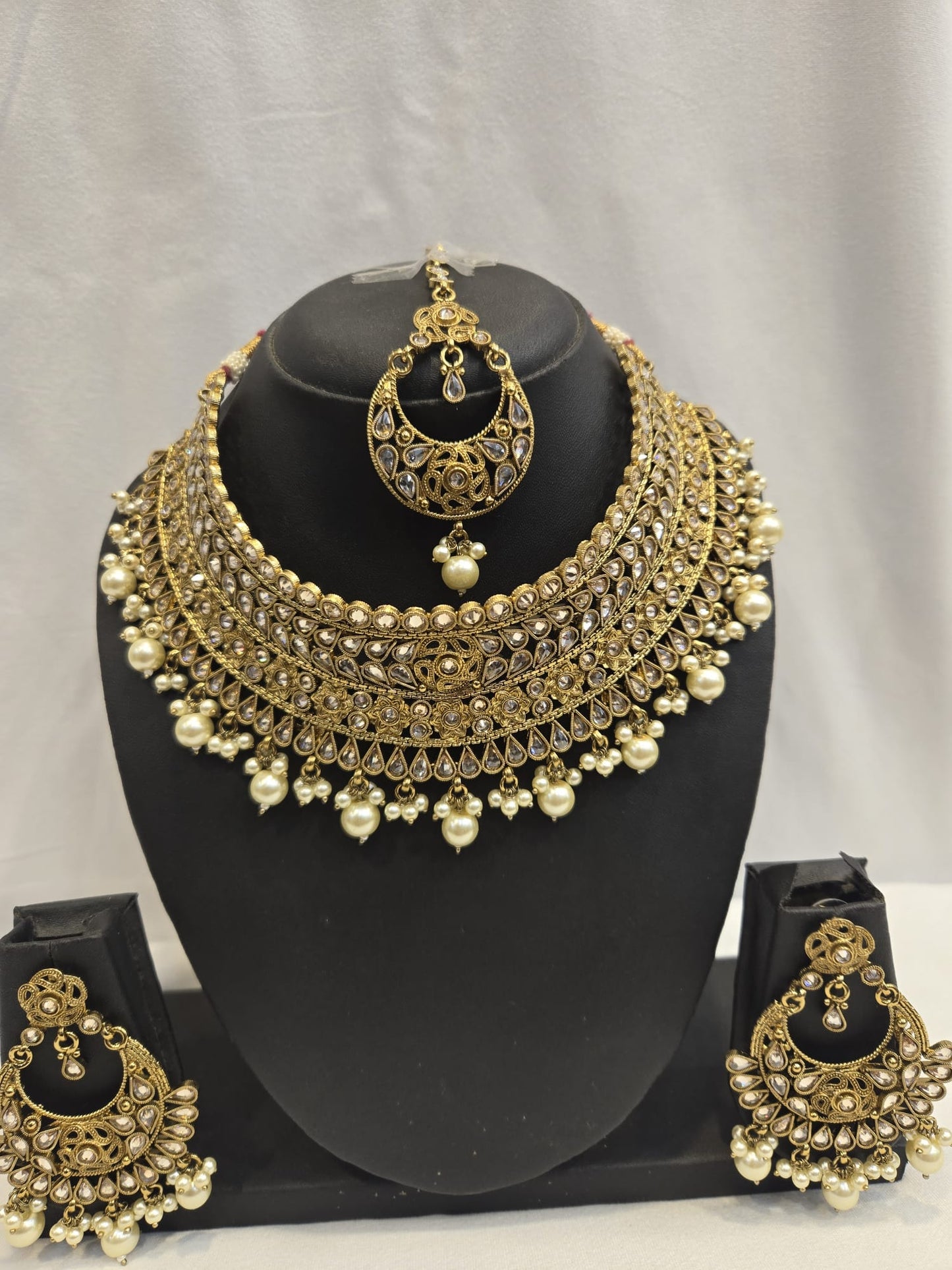 Choker Set