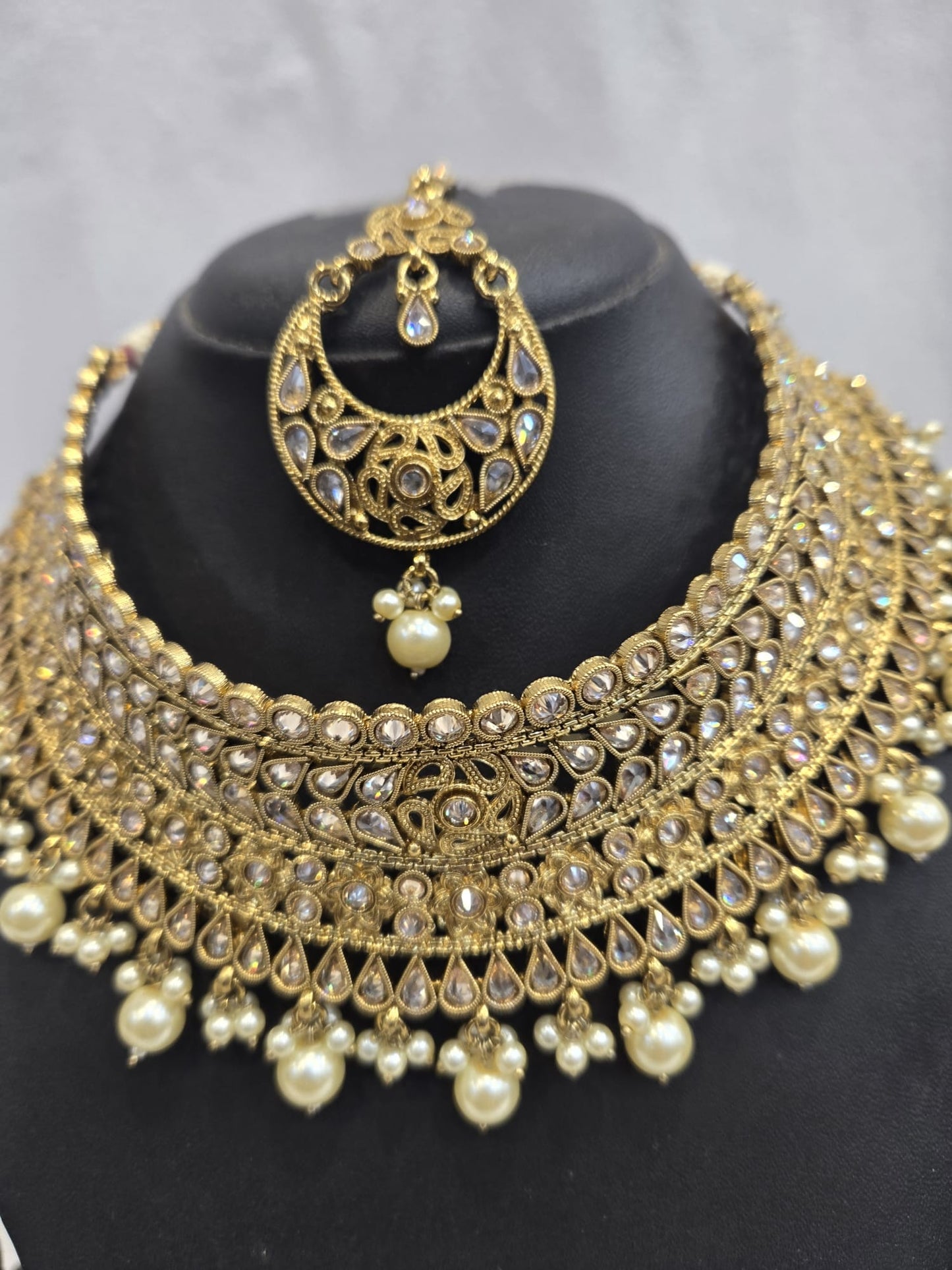 Choker Set