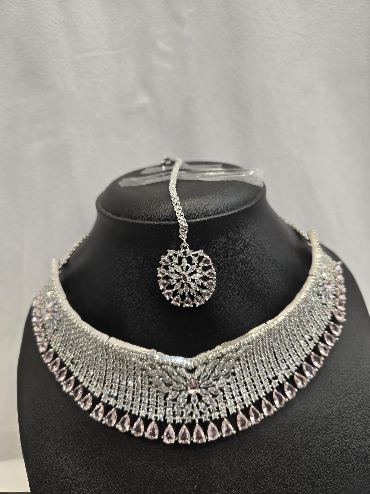 Sophisticated American Diamond Choker