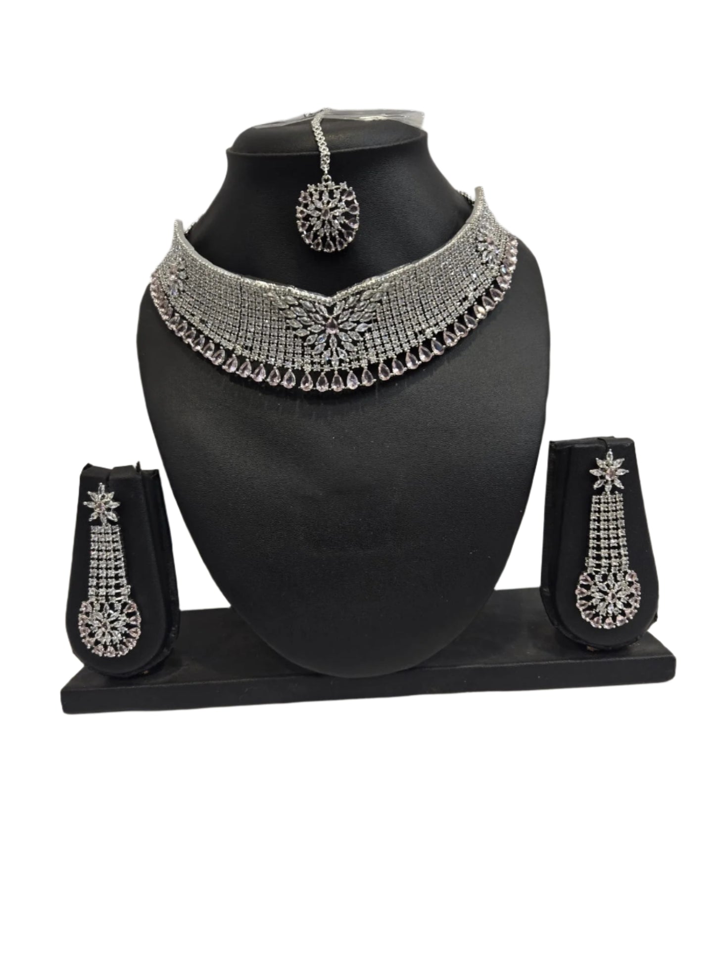 Sophisticated American Diamond Choker