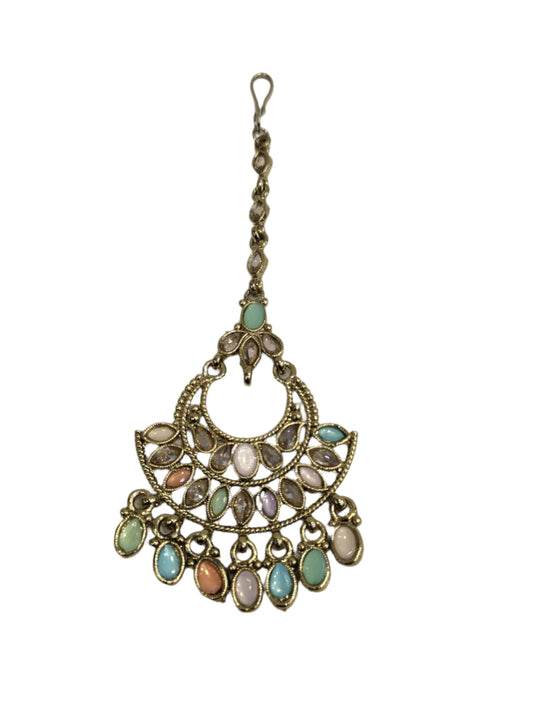 Vibrant Kundan Tikly