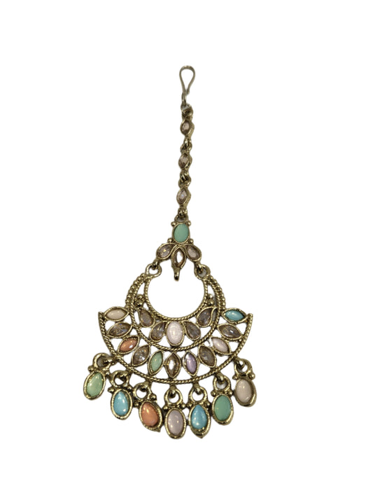 Vibrant Kundan Tikly